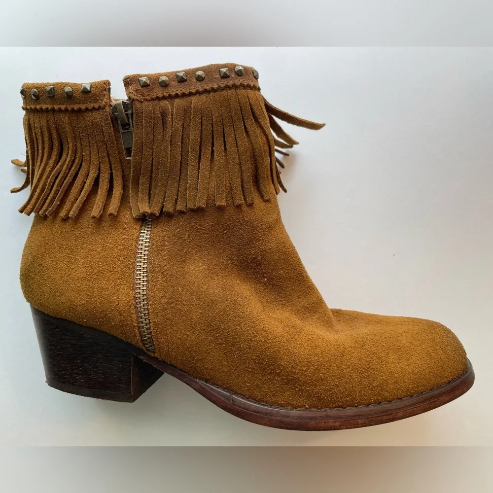 BareTraps Wendell brown leather fringe ankle booties with heel. Size 8.5M - Picture 1 of 6